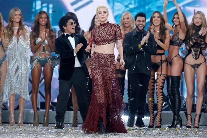 Victorias Secret Fashion Show Pariste yapıldı
