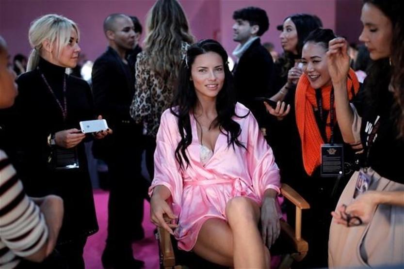 Victorias Secret Fashion Show Pariste yapıldı