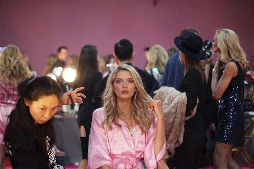 Victorias Secret Fashion Show Pariste yapıldı