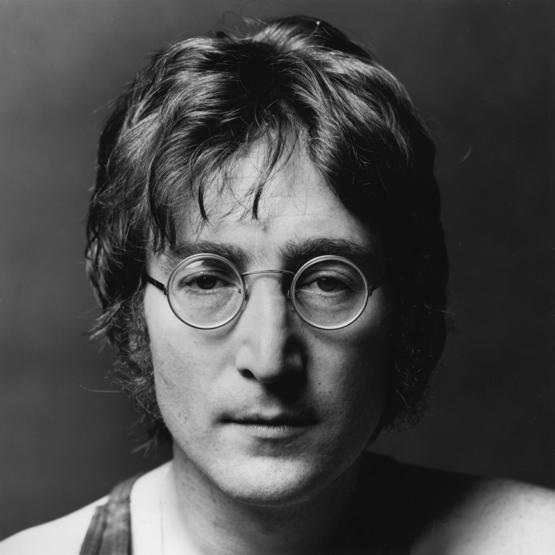 Barışçıl kimliğiyle hatırlanan efsane sanatçı John Lennon