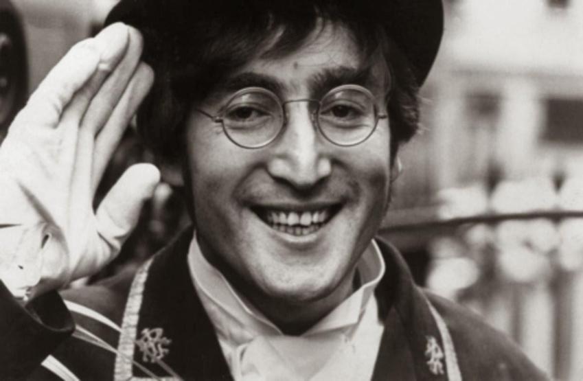 Barışçıl kimliğiyle hatırlanan efsane sanatçı John Lennon