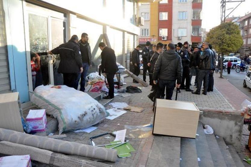 FETÖden mühürlenen Kimse Yok Mu Derneğinde yağmaya 40 gözaltı
