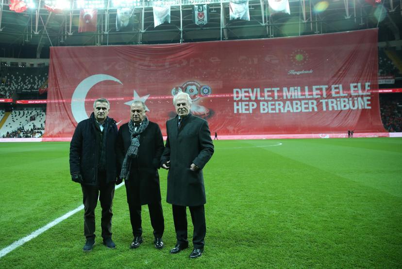 Vodafone Arenada futbolun yıldızları teröre karşı sahada