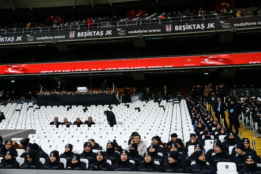 Vodafone Arenada futbolun yıldızları teröre karşı sahada