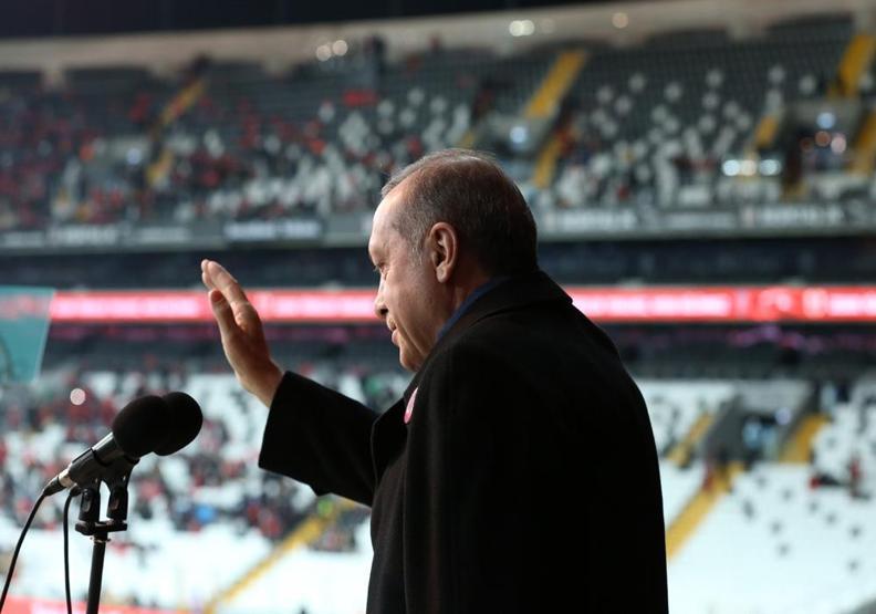 Vodafone Arenada futbolun yıldızları teröre karşı sahada