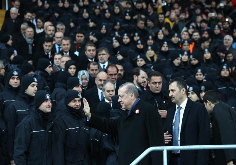 Vodafone Arenada futbolun yıldızları teröre karşı sahada
