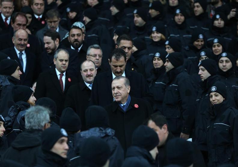 Vodafone Arenada futbolun yıldızları teröre karşı sahada