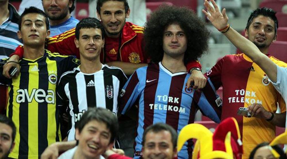 1 milyondan fazla seyirciyi stada getiren 11 takım