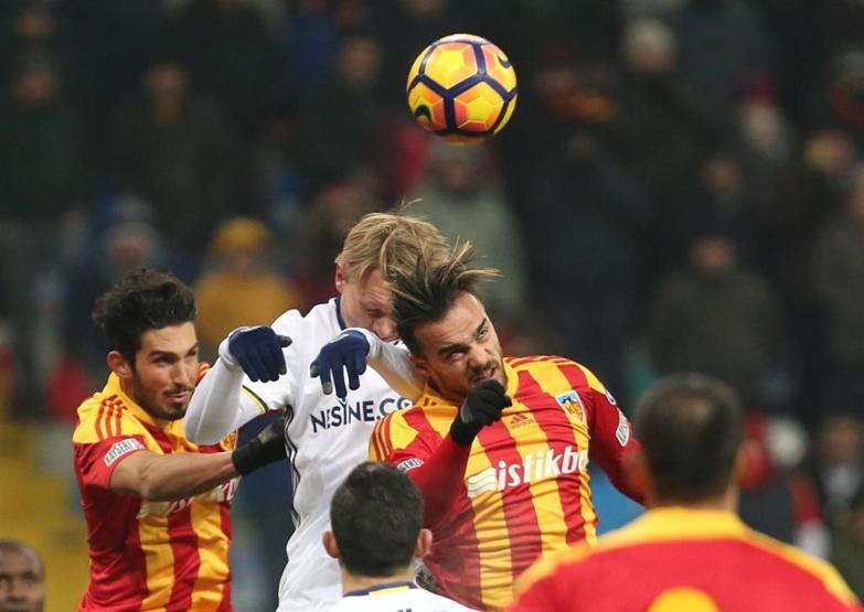 Köşelerde Kayserispor - Fenerbahçe maçı