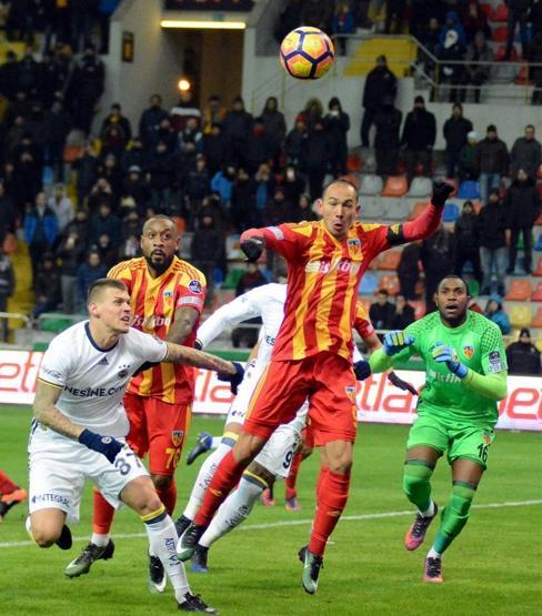 Köşelerde Kayserispor - Fenerbahçe maçı
