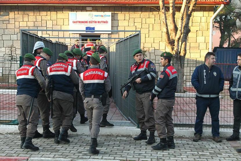 Hakim eski tugay komutanını uyardı: Bir daha olursa salondan çıkarılırsın