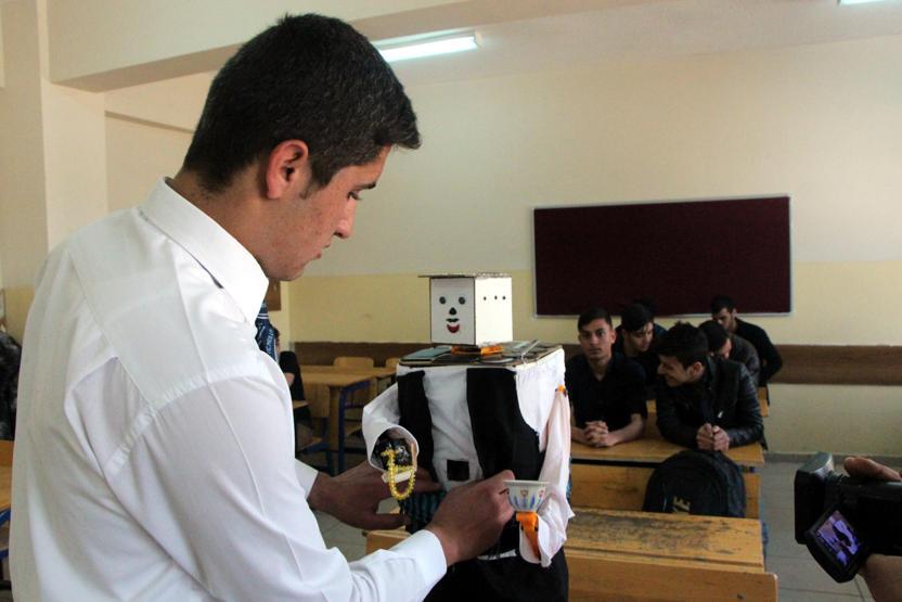 Urfalı öğrenci robot yaptı