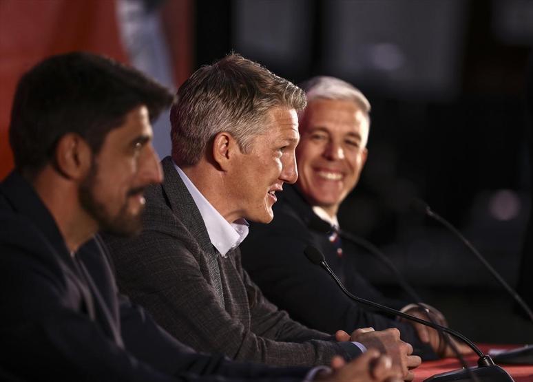Ve Schweinsteiger imzayı attı: Mücadele etmeye hazırım