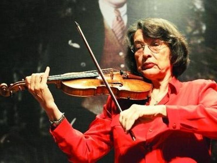 Suna Kan: Kemanın kutusunu kapattım
