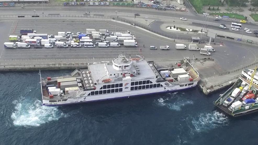 Kamyonlar 3. köprüden 200 liraya geçmek yerine 17 lira olan arabalı vapura yöneldi