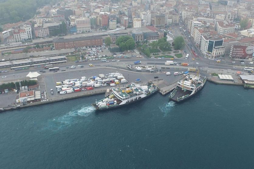 Kamyonlar 3. köprüden 200 liraya geçmek yerine 17 lira olan arabalı vapura yöneldi