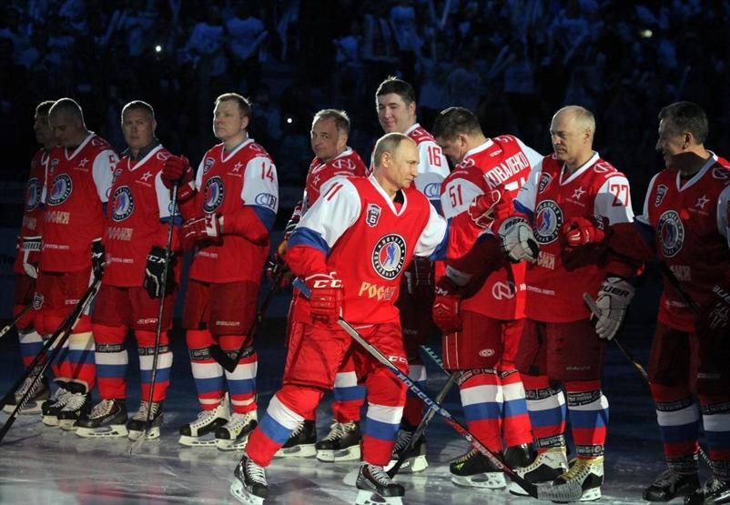 Putin, Hokey için sahaya çıktı