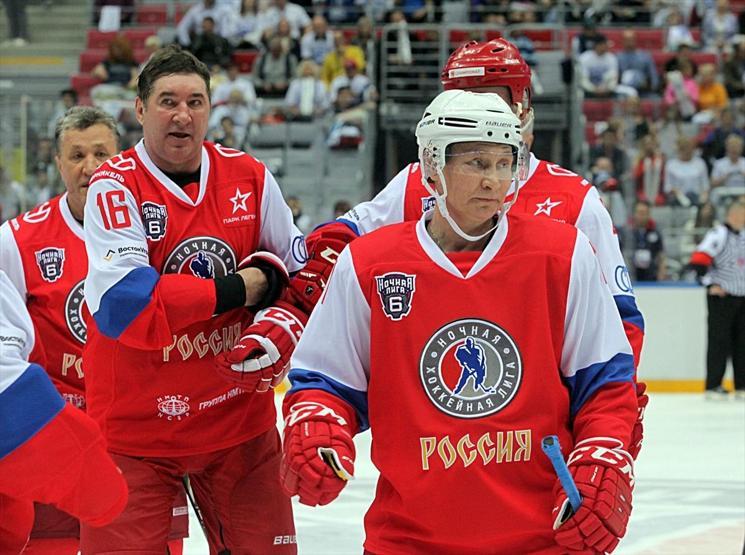 Putin, Hokey için sahaya çıktı