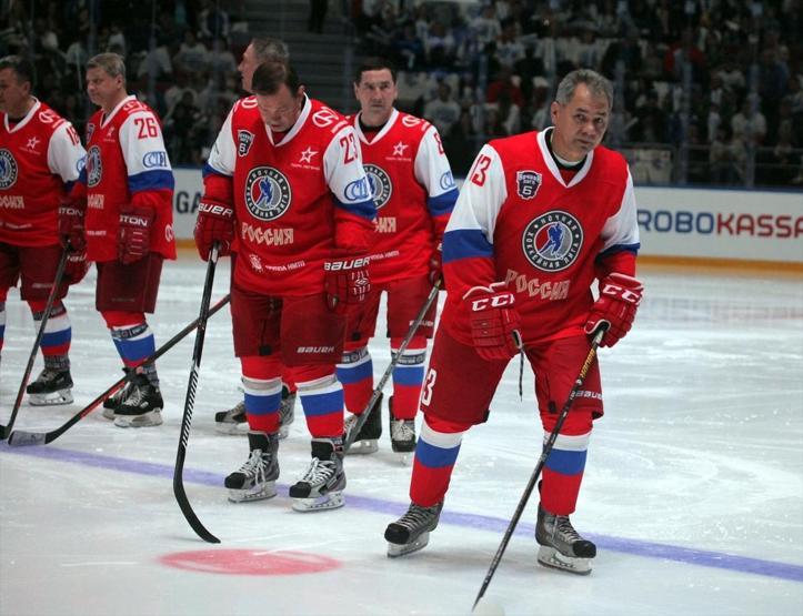 Putin, Hokey için sahaya çıktı