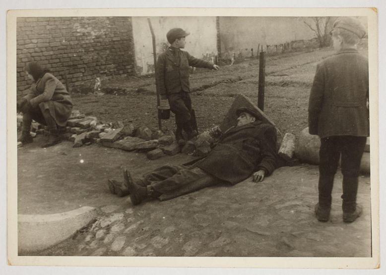 Nazi yıkımını gösteren kareler toprak altından çıktı