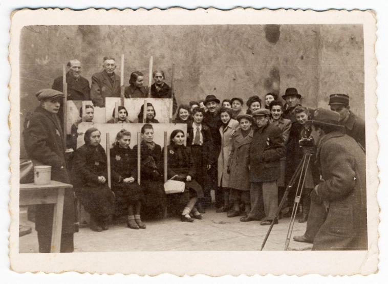 Nazi yıkımını gösteren kareler toprak altından çıktı