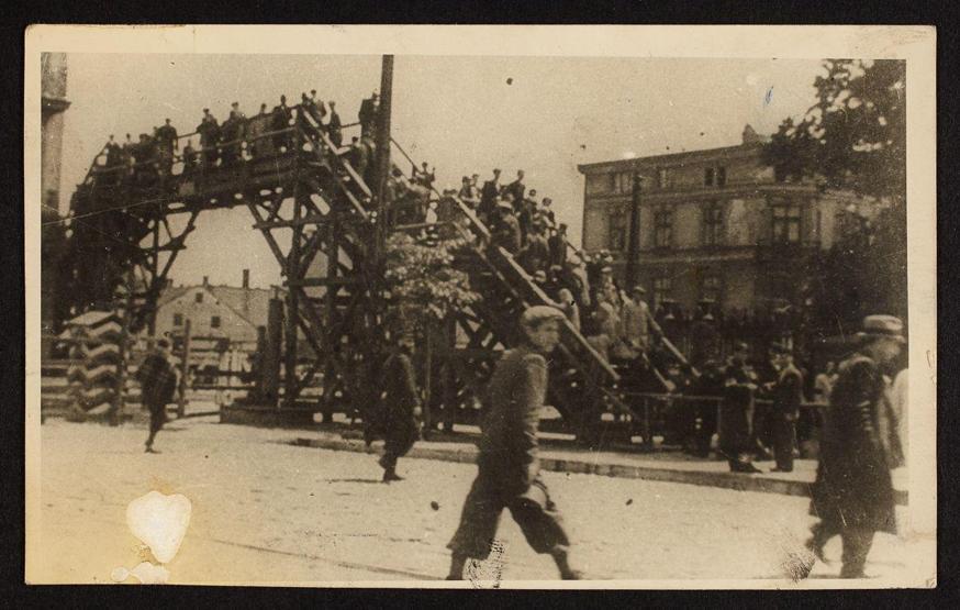 Nazi yıkımını gösteren kareler toprak altından çıktı
