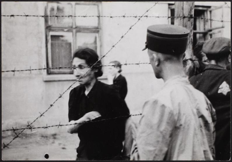 Nazi yıkımını gösteren kareler toprak altından çıktı