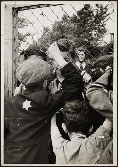 Nazi yıkımını gösteren kareler toprak altından çıktı