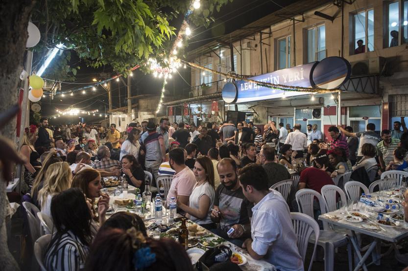 Fotoğraflarla Tenekeli mahallede Hıdrellez