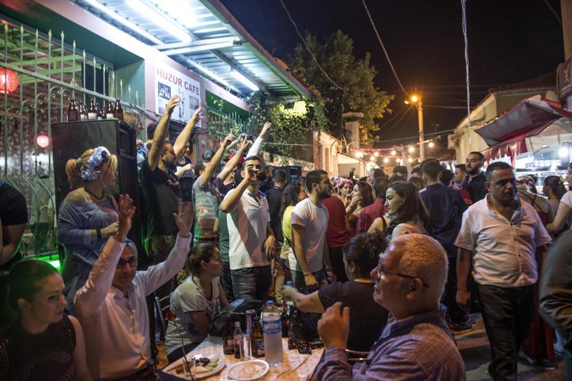 Fotoğraflarla Tenekeli mahallede Hıdrellez