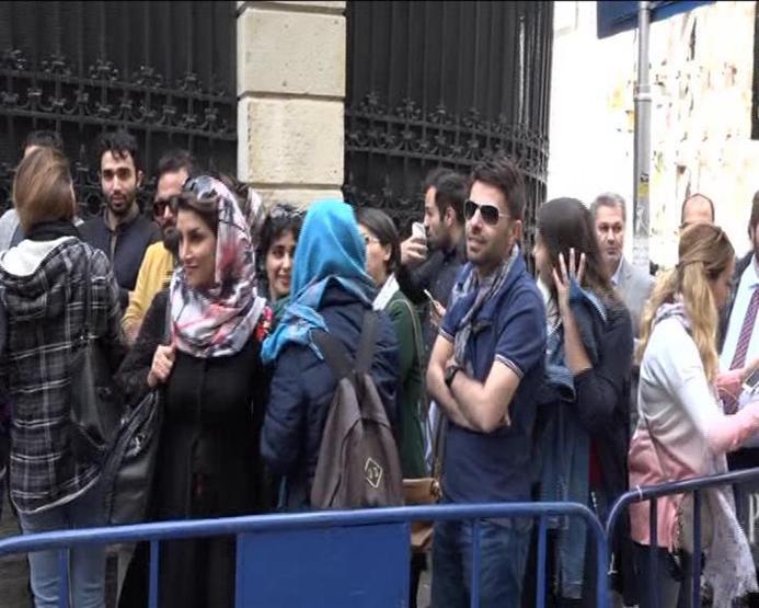 Binlerce İranlı Cağaloğluna akın etti