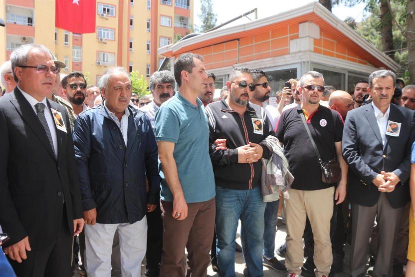 PKKlı teröristlerin öldürdüğü Şenay öğretmen Batmandan böyle uğurlandı