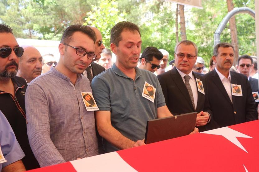 PKKlı teröristlerin öldürdüğü Şenay öğretmen Batmandan böyle uğurlandı