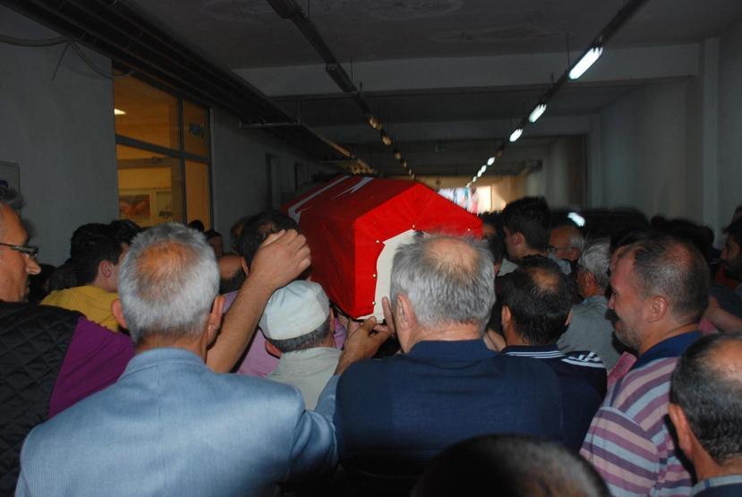 PKKlı teröristlerin öldürdüğü Şenay öğretmen Batmandan böyle uğurlandı