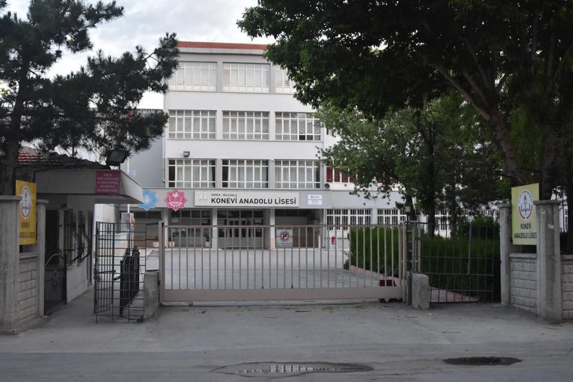 Sınıfları kızlı-erkekli ayıran müdür: Eşyanın yerini değiştirmek gibi