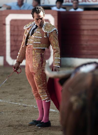 Ünlü matador boğanın darbeleriyle hayatını kaybetti