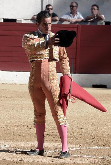 Ünlü matador boğanın darbeleriyle hayatını kaybetti