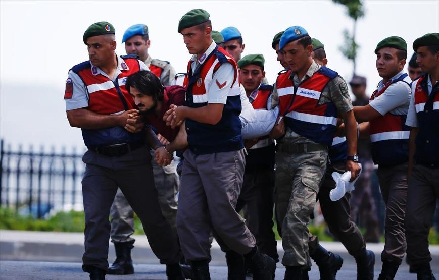 Son dakika... Darbe davası sanığı eski Yüzbaşı Haldun Gülmez araçtan inmedi, böyle getirildi