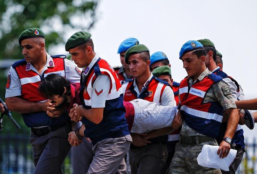 Son dakika... Darbe davası sanığı eski Yüzbaşı Haldun Gülmez araçtan inmedi, böyle getirildi