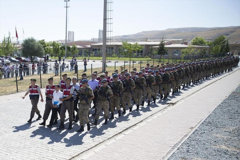 Akıncı Üssü davasının sanıkları idam ipiyle protesto edildi