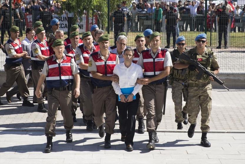 Akıncı Üssü davasının sanıkları idam ipiyle protesto edildi