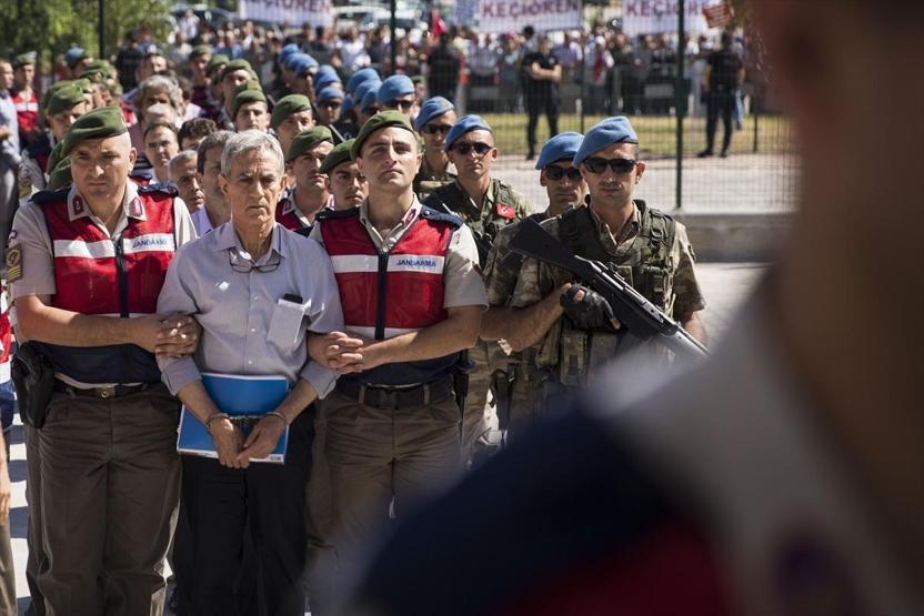 Akıncı Üssü davasının sanıkları idam ipiyle protesto edildi