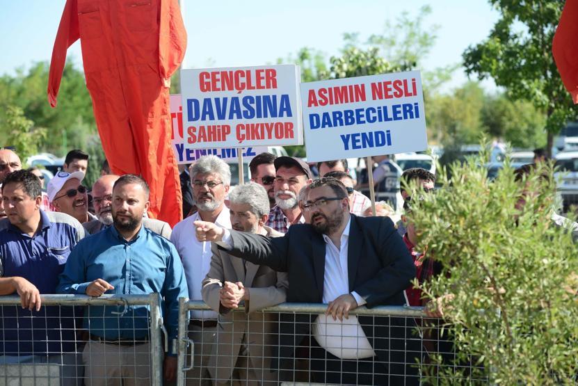 Akıncı Üssü davasının sanıkları idam ipiyle protesto edildi