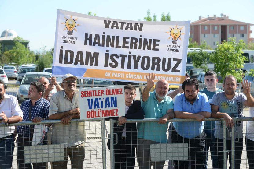 Akıncı Üssü davasının sanıkları idam ipiyle protesto edildi