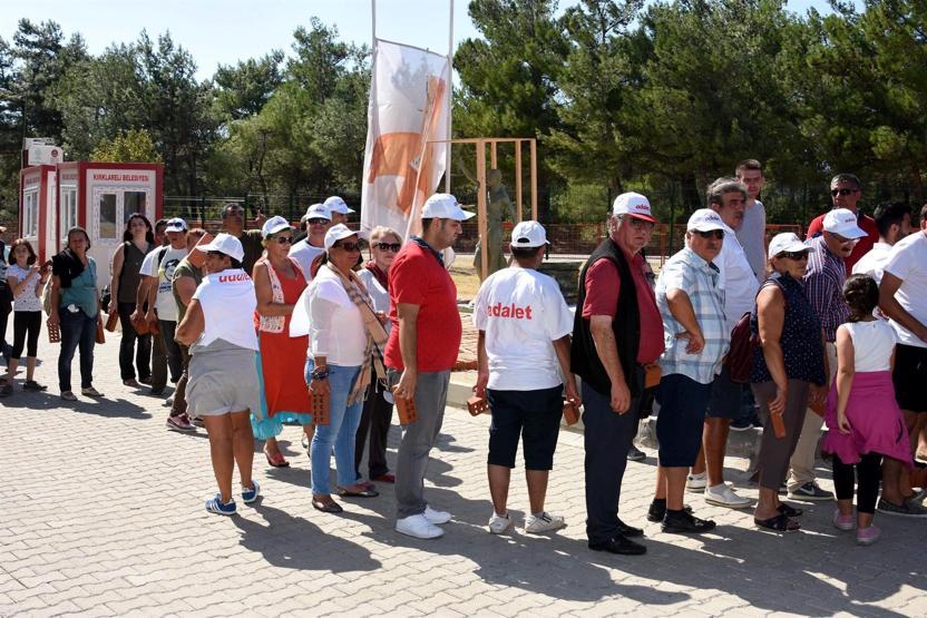 Yılmaz Büyükerşen tasarladığı Adalet Heykelini anlattı