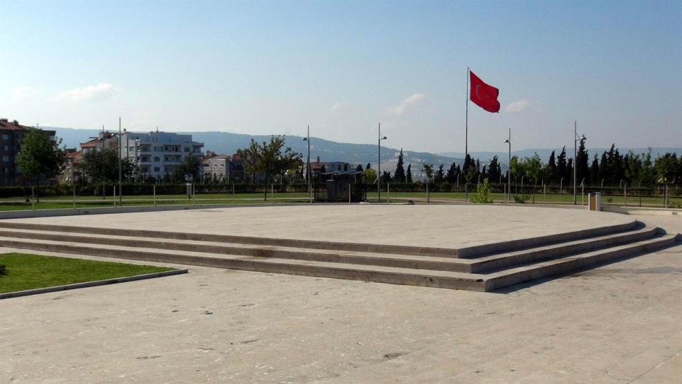 Yılmaz Büyükerşen tasarladığı Adalet Heykelini anlattı