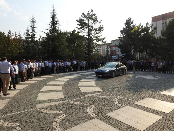 Valilik Girişinde Dikkat çeken Yazı: Adem Baba - Haberler Son Dakika