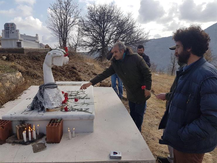 DHA Muhabiri Cem Emir, Tuncelideki mezarı başında anıldı