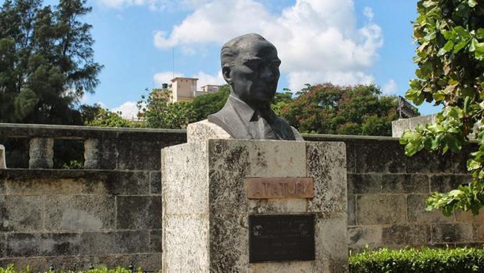 Atat�rk��n Heykellerinin ve An�tlar�n�n Bulundu�u �lkeler