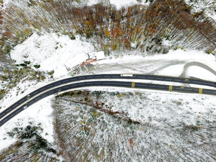 Kar, Bolu ve Gölcükü bembeyaz bir cennete çevirdi